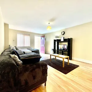 luxury-lt-properties-studio-apartment-ground-floor.cambridgehotelsuk.com/